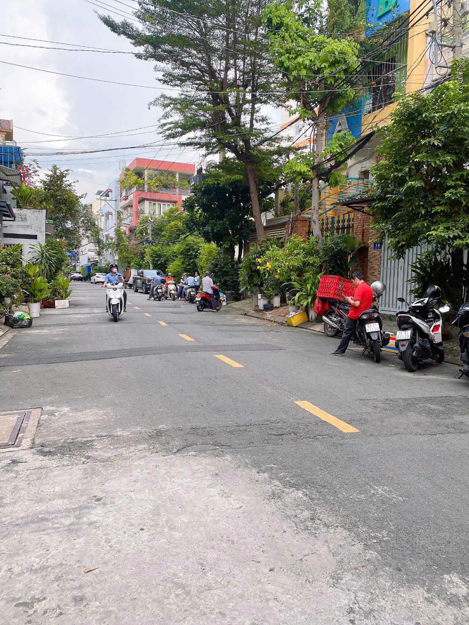 Bán Nhà mặt tiền Trần Thủ Độ 4.65x17m Nhà Cấp 4, đường 13m khu bàn cờ