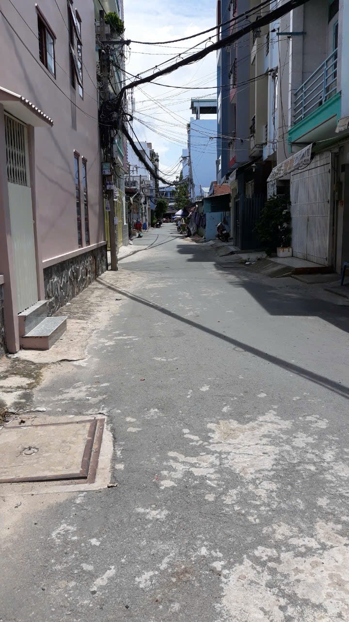Bán Nhà hẻm Lê Thúc Hoạch 4m x 16m 1 trệt 3 lầu (7 phòng) thu nhập 19tr