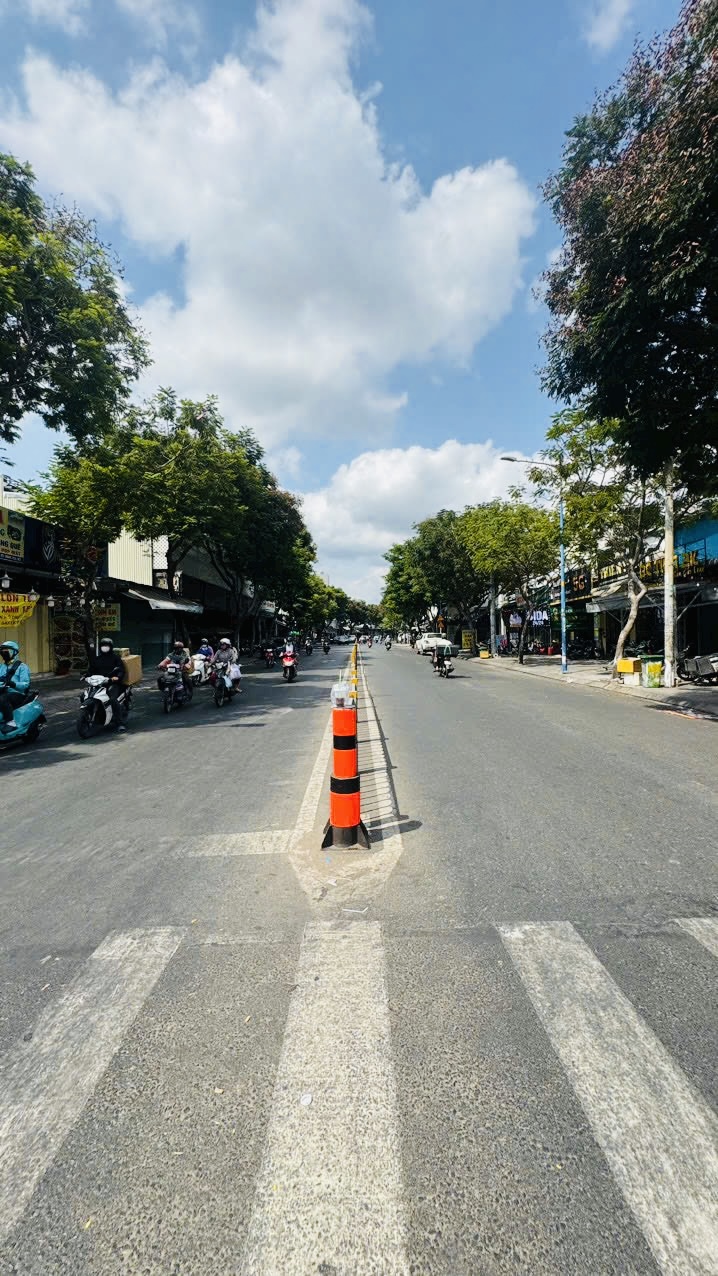 Bán Nhà mặt tiền Kênh Tân Hóa 882.6m2 