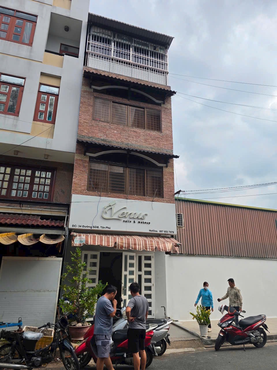 Bán Nhà mặt tiền Số 18 4m x 5,25m
