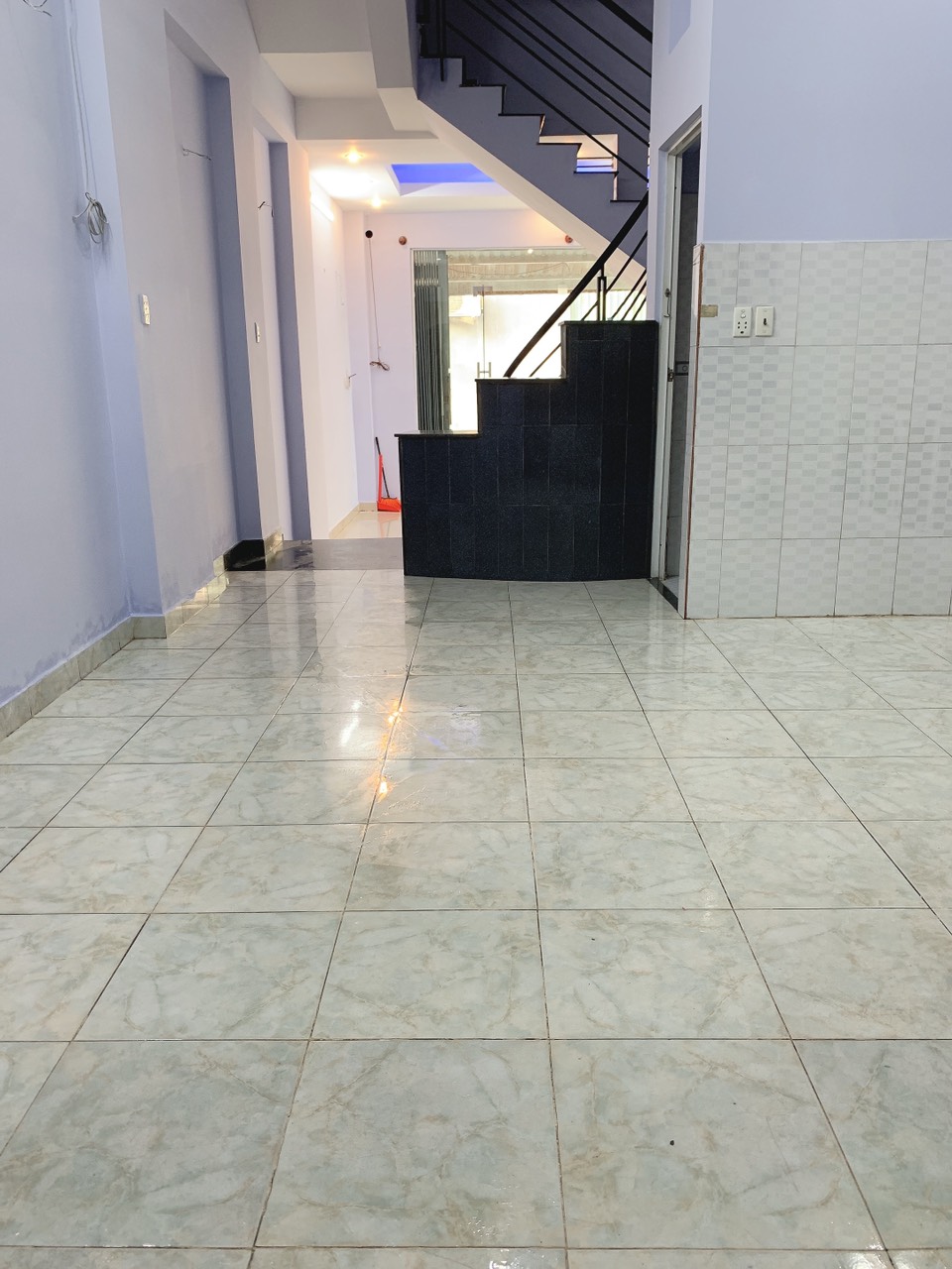 Bán Nhà hẻm 6 5x12 (60m2) 1 lầu, 2pn, 2wc. Sd: 110m2