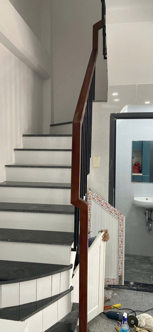 Bán Nhà mặt tiền Lê Sát 5.5 x8.18
