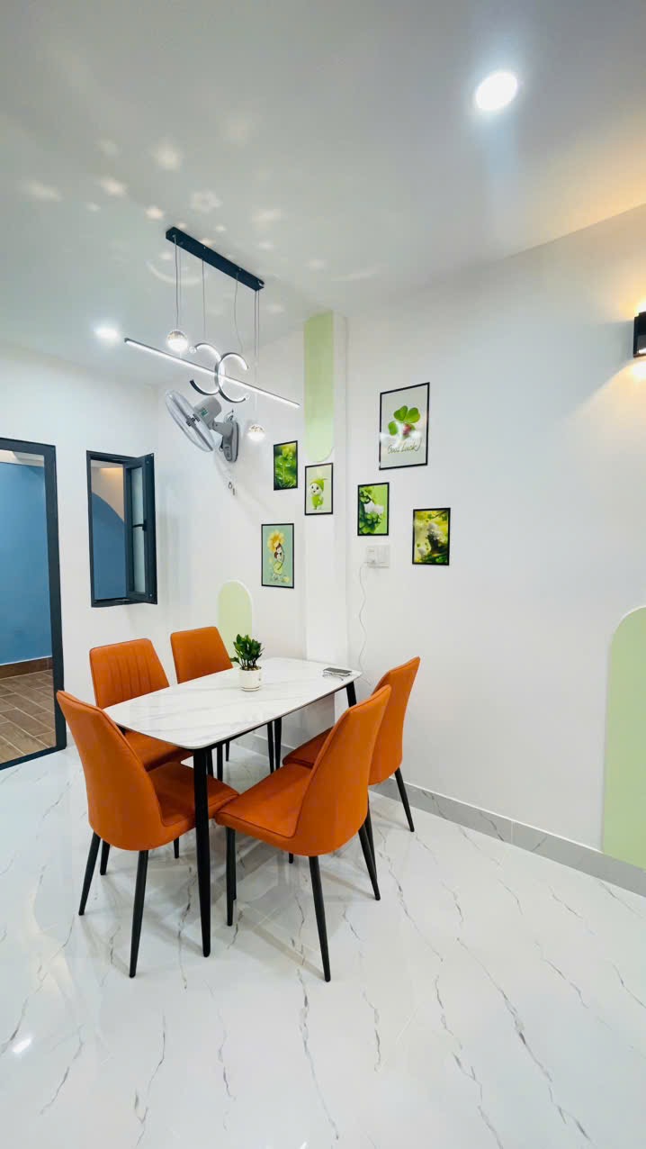 Bán Nhà hẻm Tân Kỳ Tân Quý    Dt: 4.2x12m 56m2 1 lầu đẹp 
Giá:   5.85 tỷ TL