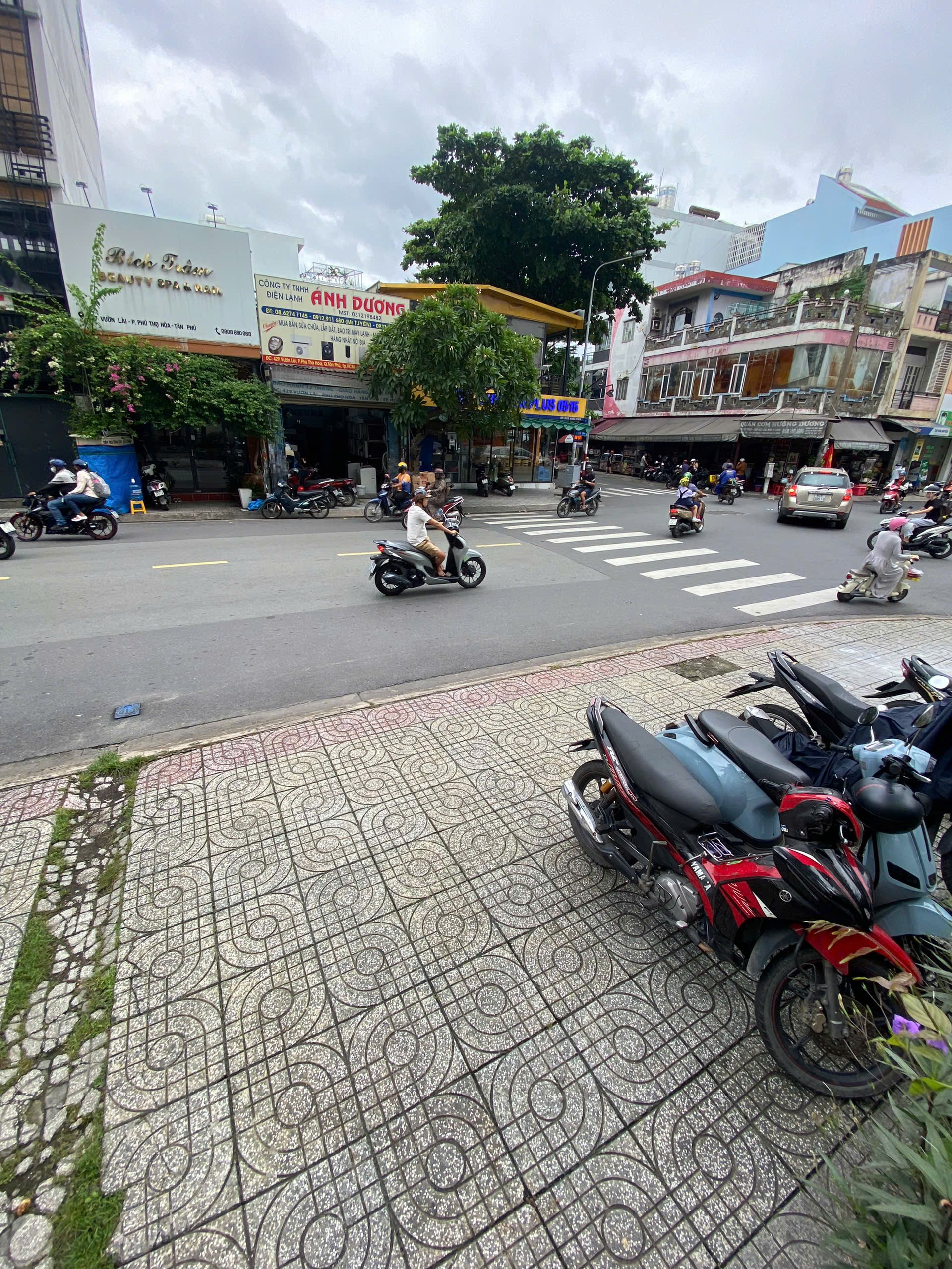 Bán Nhà mặt tiền Vườn Lài 4X17.6