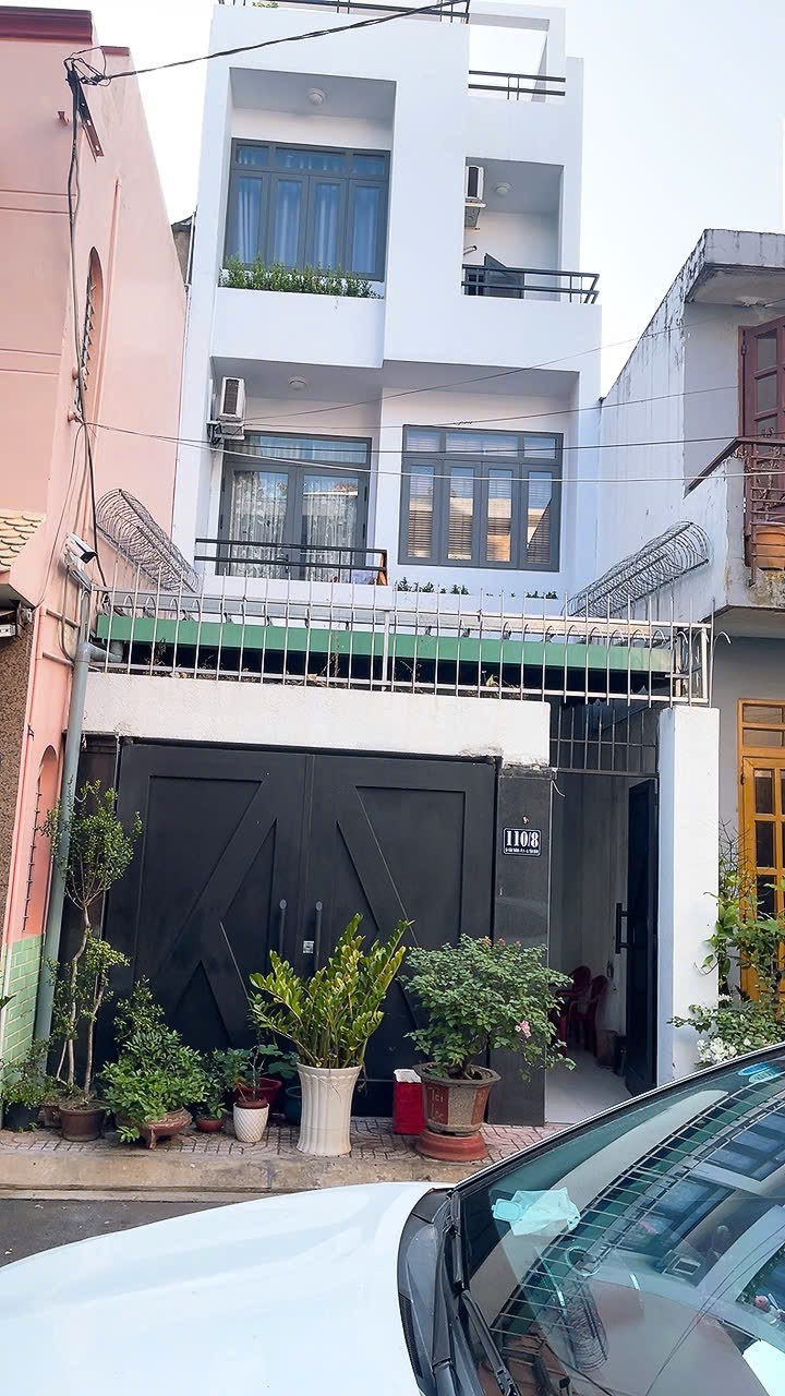 Bán Nhà hẻm  Ca Văn Thỉnh 4.5x19,8 Nhà Bán CHÍNH CHỦ hẻm xe hơi 8m Ca Văn Thỉnh, P. Bảy Hiền, Tân Bình
- Diện tích: 4.5x19.8 ( 1 trệt 2 lầu, sân thượng )
2 mặt tiền trước sau hẻm xe hơi Ca Văn Thỉnh và Phạm Phú Thứ.
- Tiện ích trung tâm quận Tân Bình, chợ vải Tân Bình,...
Giá bán: 15,8 tỷ thương lượng khách thiện chí
