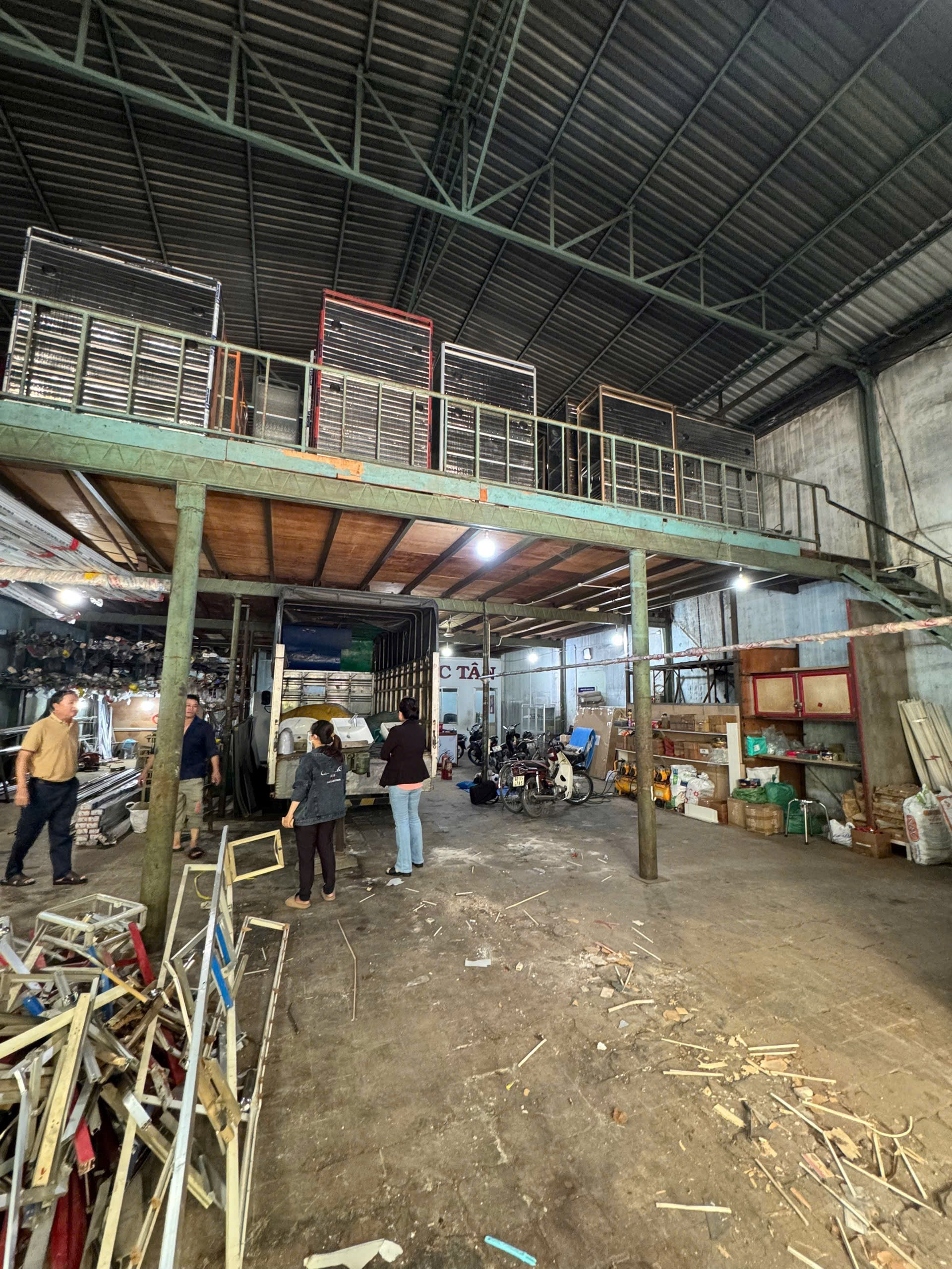 Bán Nhà mặt tiền DC11 12m x 25m Nhà cấp 4 đang cho thuê 50tr