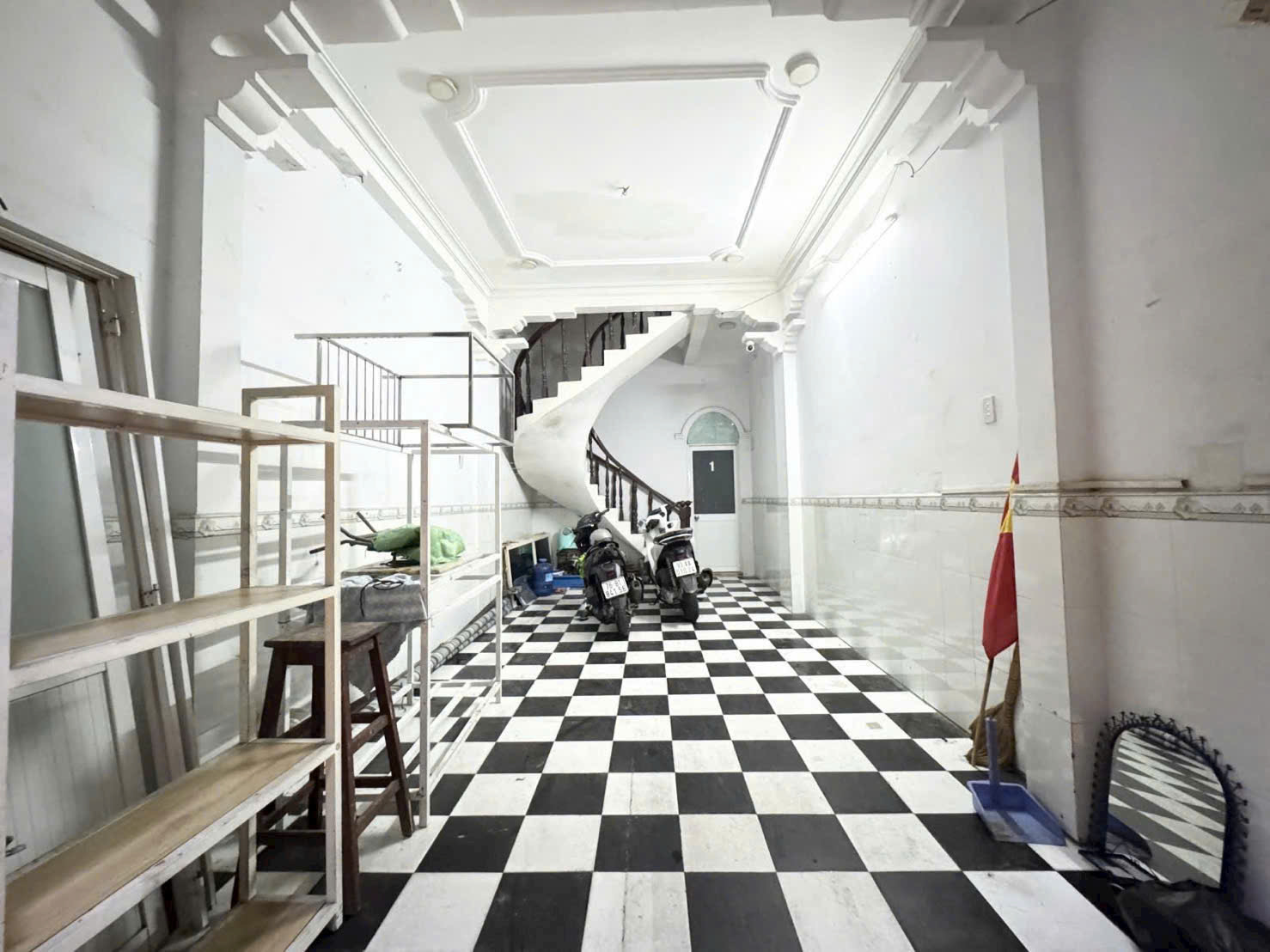 Mặt tiền Hoàng Xuân Nhị, 3.6 x 13.5m, 1 trệt 3 lầu