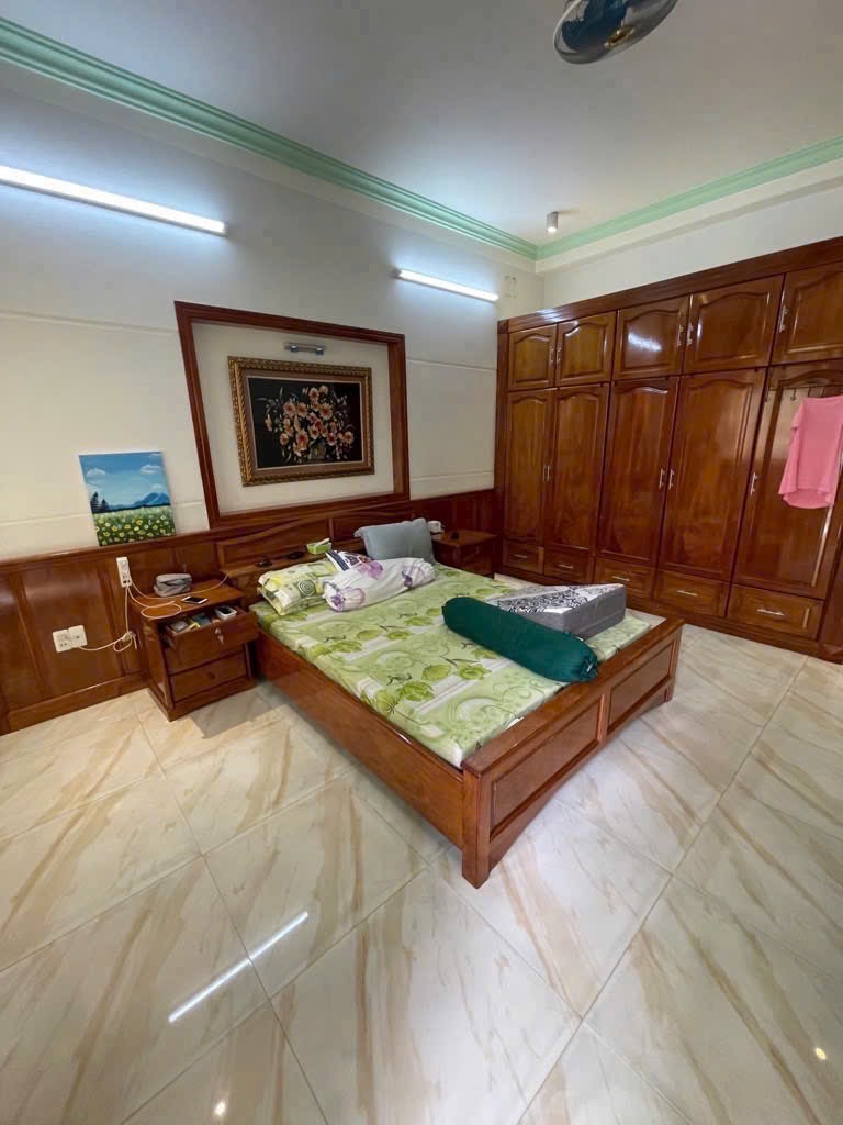 Bán Nhà mặt tiền Văn Cao 4m x 32m 1 trệt 2 lầu. Vị trí cực đẹp sung