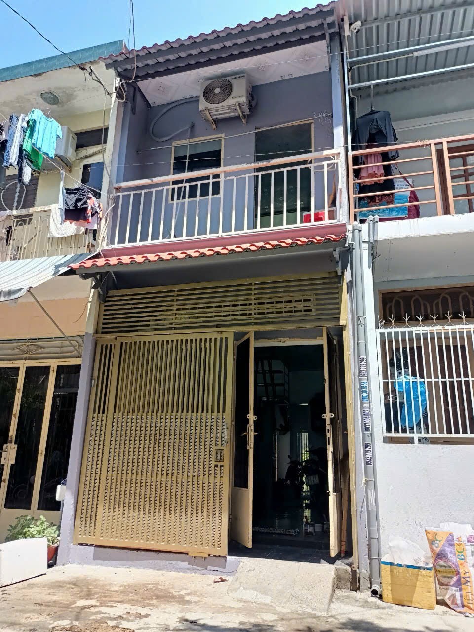 Bán Nhà mặt tiền Đô Đốc Lộc 48 Dt: 3x16 1 lầu 
2 mặt trước sau
Giá 5.5 tỷ TL