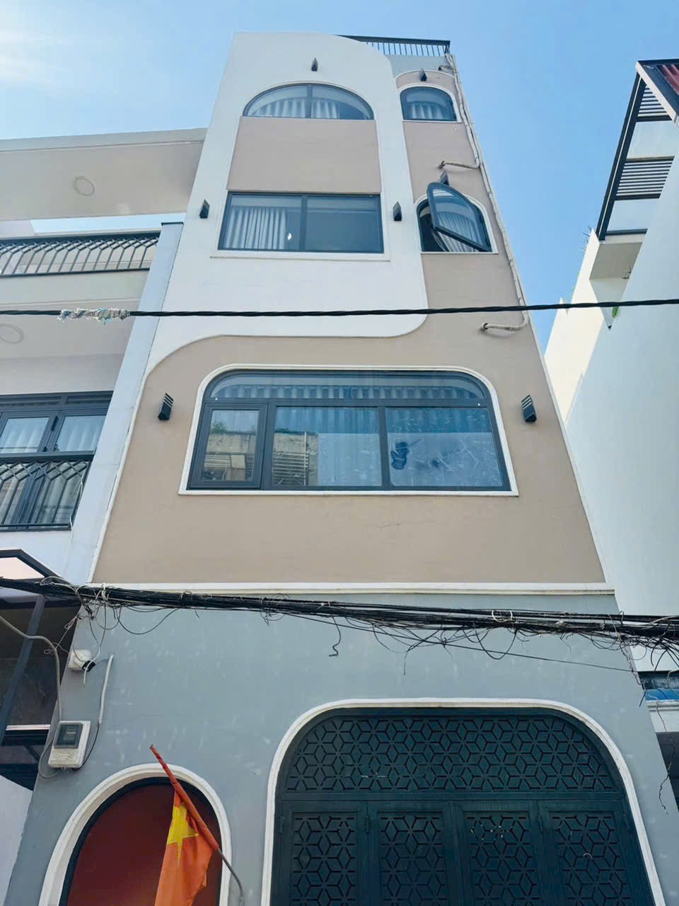 Bán Nhà hẻm Trần Văn Ơn 4x17m 68m2  Bán CHDV hẻm xe hơi đường Trần Văn Ơn.Quận Tân Phú dt:4x17m 3lầu st  Nhà mới đang cho thuê 25tr/tháng 