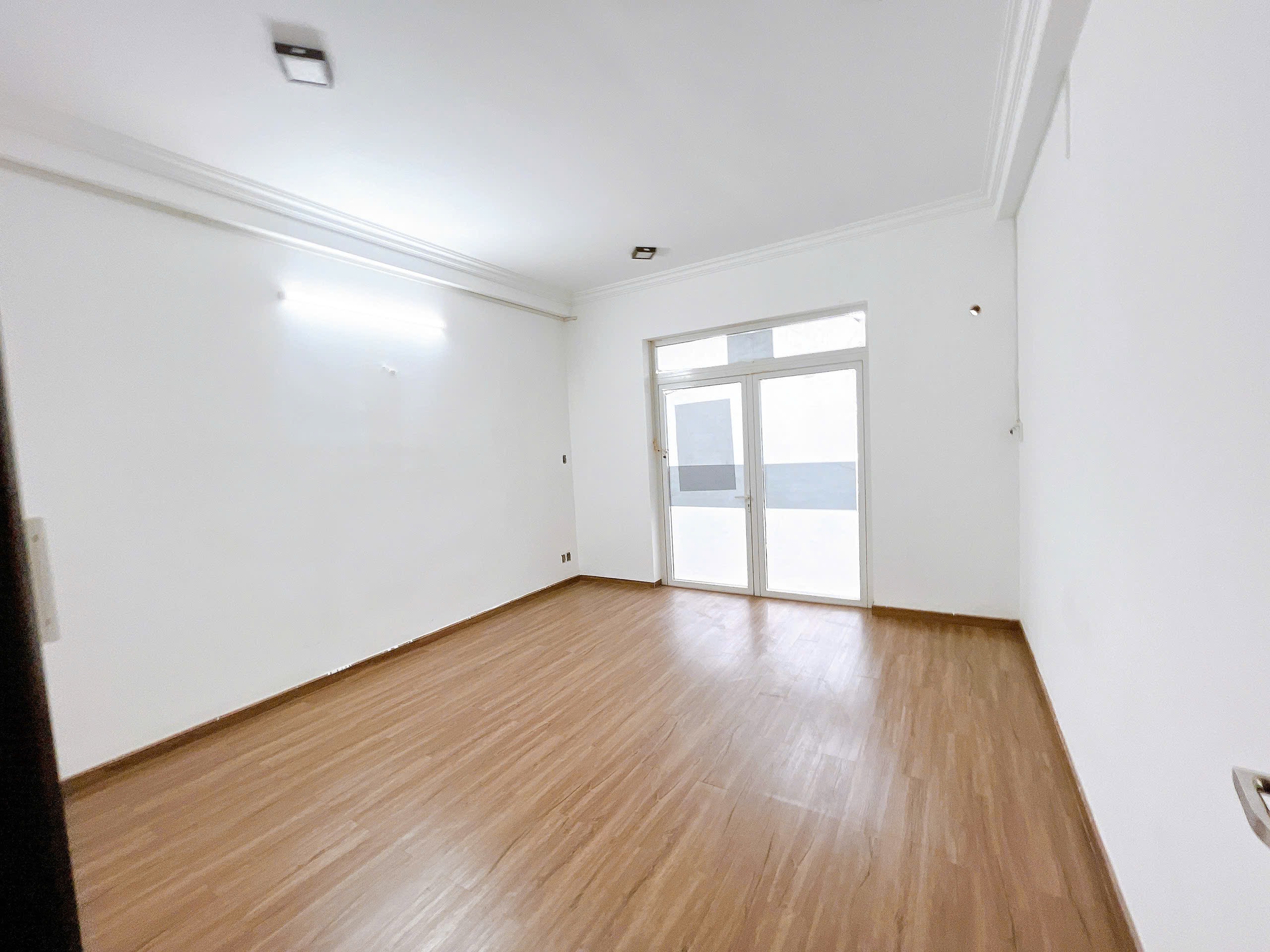 Bán Nhà mặt tiền Tân Kỳ Tân Quý 4,2m x 24m 1 trệt 3 lầu