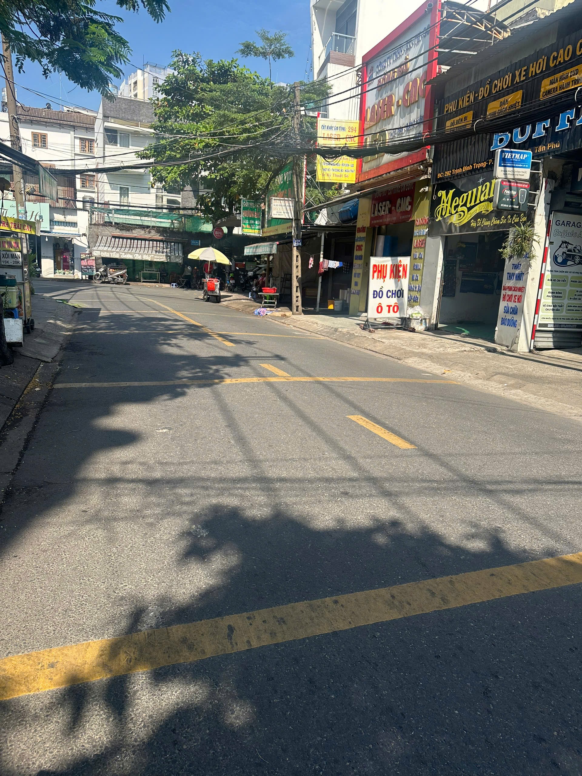 Góc 2MT Kinh Doanh đủ Lộ Giới