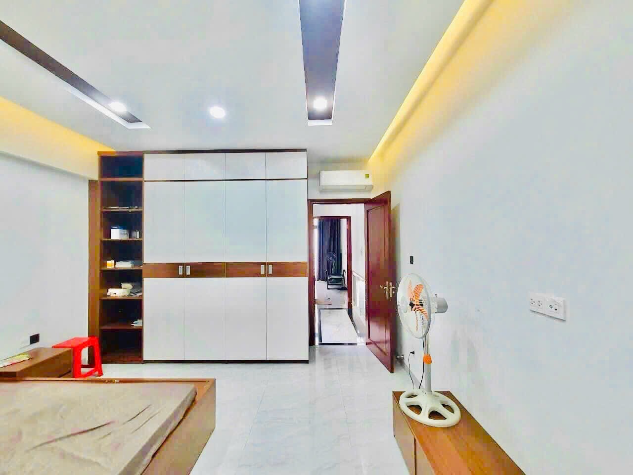 Bán Nhà hẻm Bờ Bao Tân Thắng 4.5m x 17m 1 trệt 2 lầu 1 sân thượng