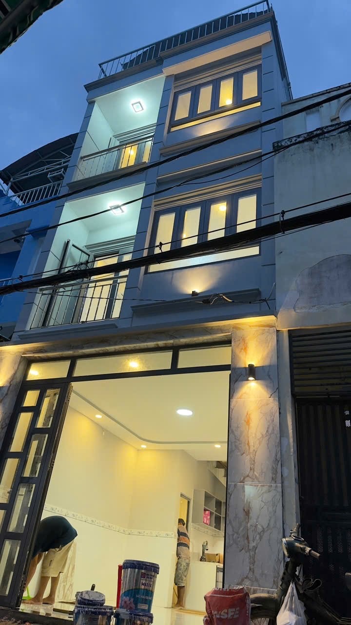 Nhà Hẻm Vườn Lài : 1 trệt, 2 lầu, sân thượng - có 2 phòng, 3 toilet Diện Tích 4m x 7m