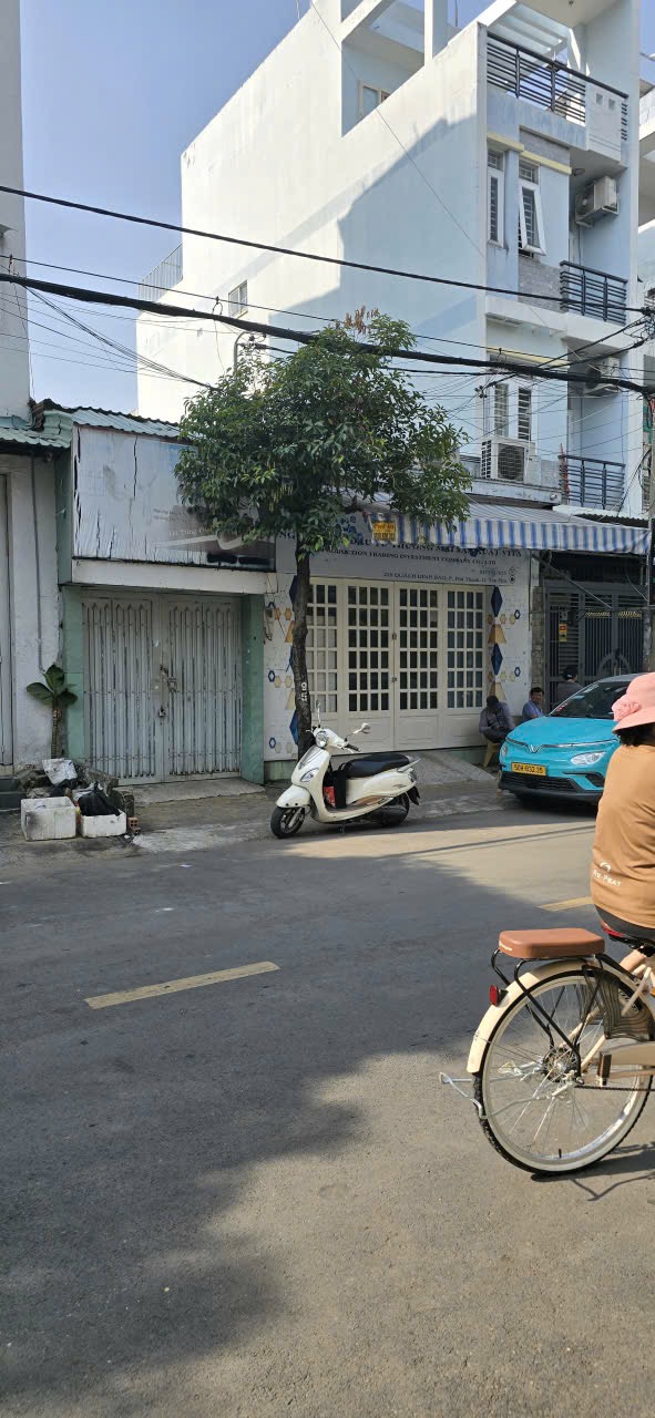 Bán Nhà mặt tiền Quách Đình Bảo 7.64 x22 hậu 16m  tổng 203 m² cấp 4 tiện xây mới 
