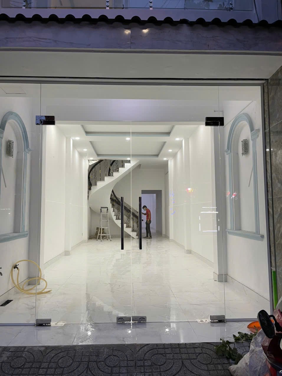 Bán Nhà mặt tiền Võ Công Tồn 4mX24m Gần ngã 3 Tân Hương. Nhà đúc 2lầu. ST