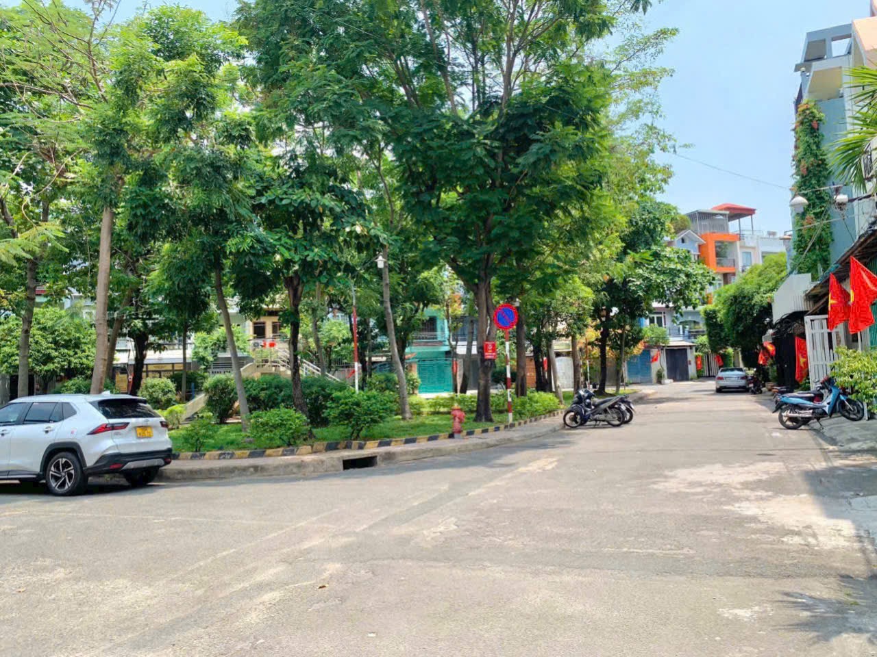 Bán Nhà hẻm Cầu Xéo 4 x 15m 1 trệt 2 lầu sân thượng nhà đẹp
hẻm 7m thông