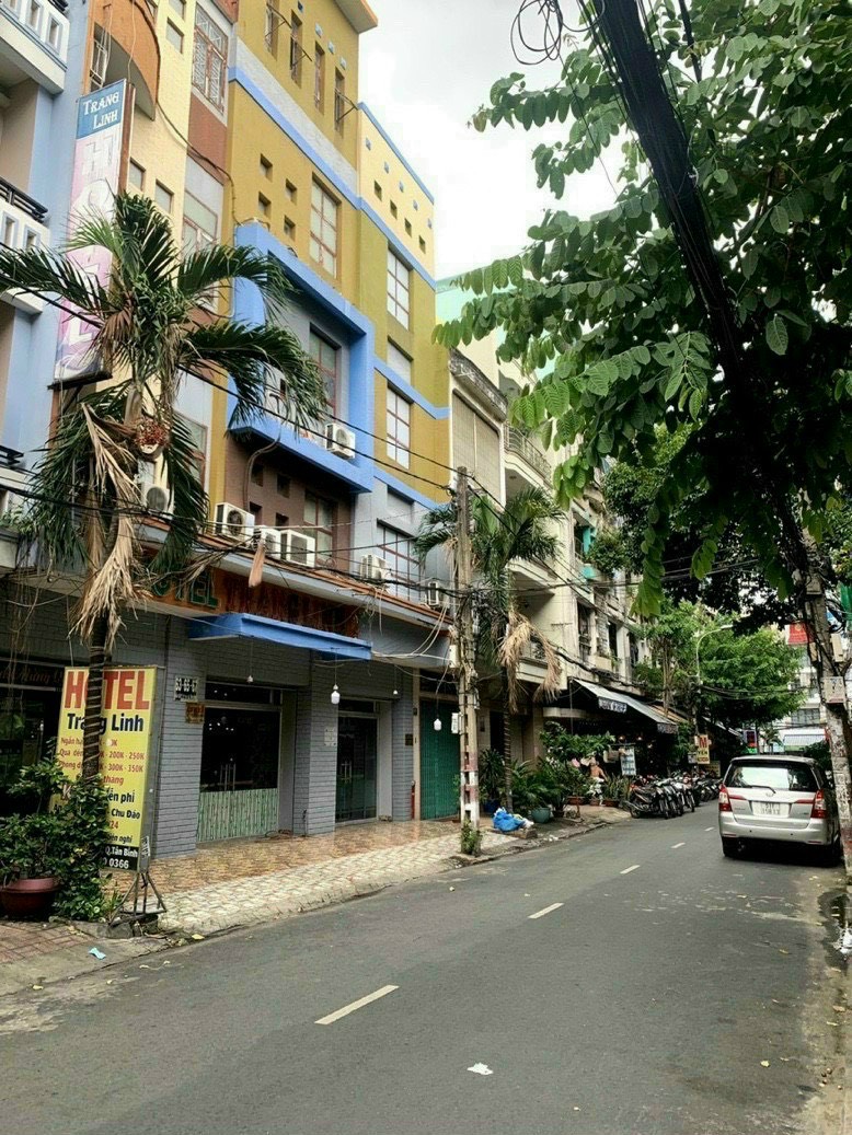 Bán Nhà mặt tiền  Bàu Cát 7 12x18 1 trệt 3 lầu st,36 phòng,đang cho thuê 160tr/th