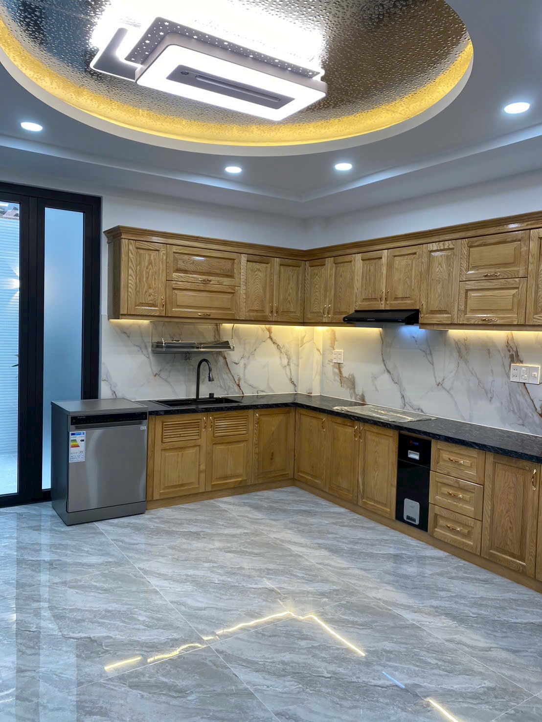 Bán Nhà hẻm Văn Cao 4.7x17m Nhà mới đúc 1 trệt, lửng 3 lầu ST, Hẻm nhựa 6m đẹp