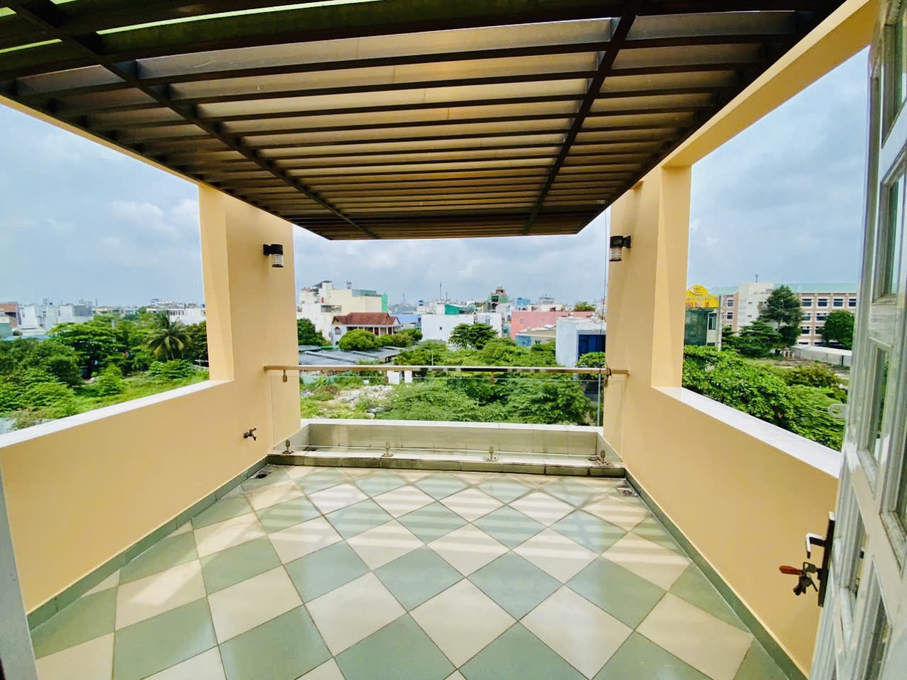 Bán Nhà mặt tiền Tô Hiệu 4x20m (80m2) Kết cấu: 1 trệt, 2 lầu, sân thượng