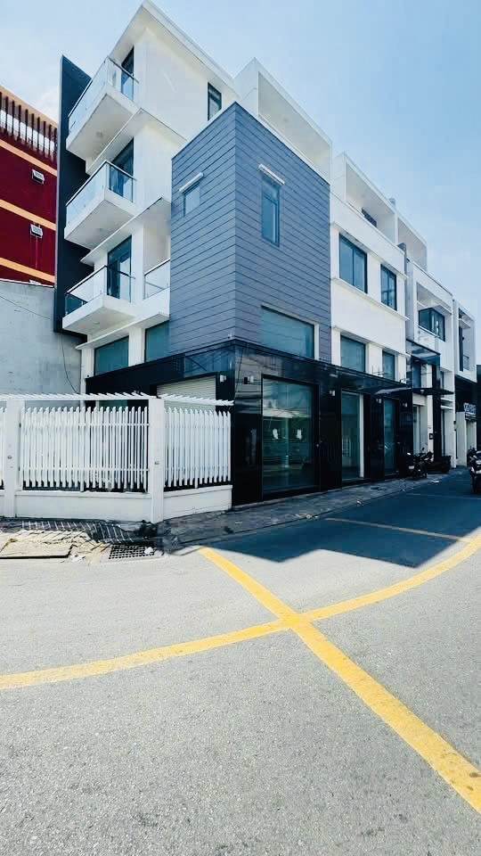 Bán Nhà mặt tiền Trịnh Đình Trọng 8.4x17.9 (133.4m2)