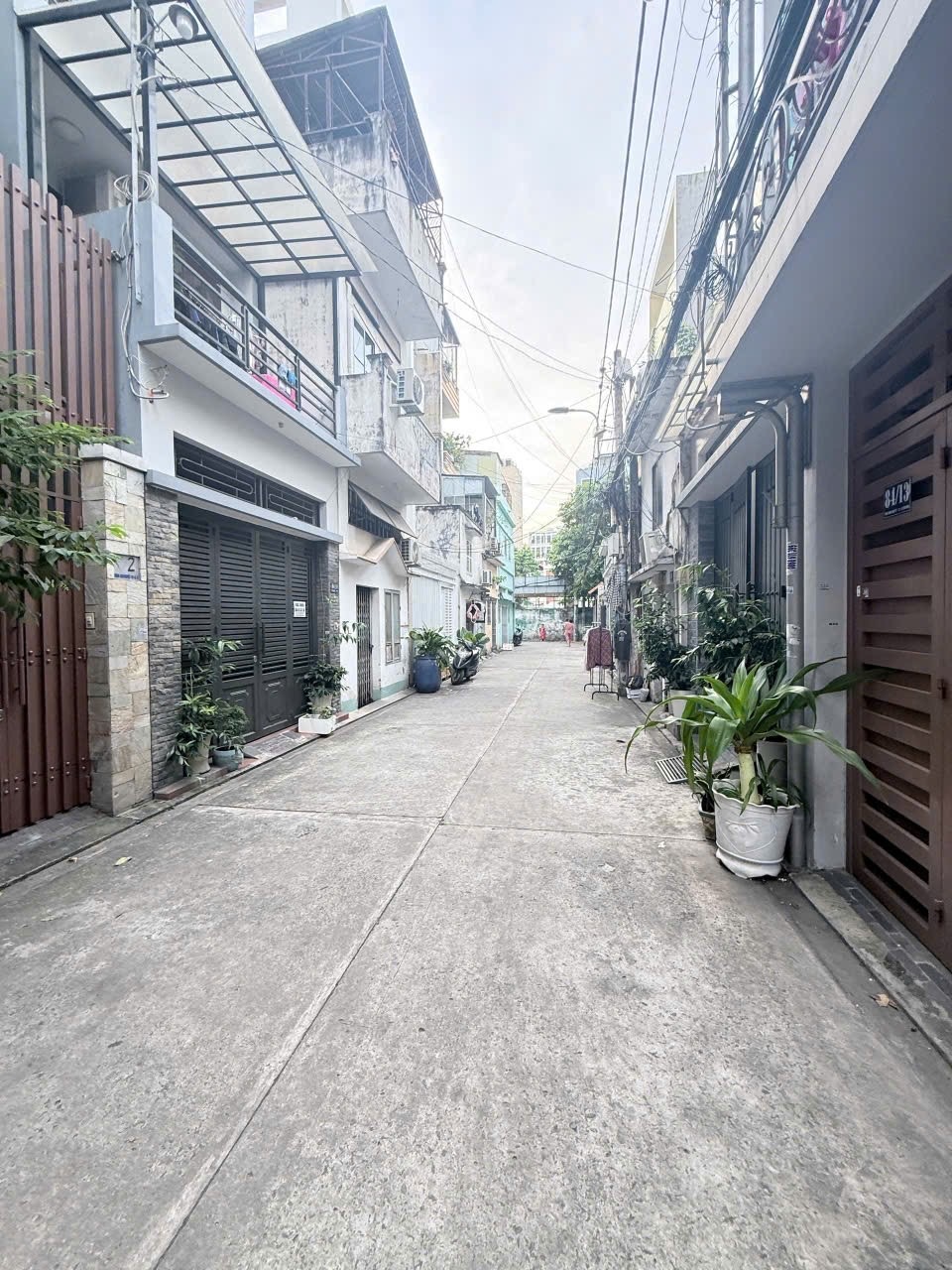 Sát Công Viên Hoàng Văn thụ . Giảm 400 còn 7.2 Tỷ Cách chung cư SKY CENTRE 100m Công viên Hoàng Văn Thụ 200m  Bệnh Viện Tâm Anh 120m Hẻm Thích Minh Nguyệt -F2 - Tân Bình Diện tích: 3.6 x 10,5 – diện tích công nhận 38m2 Kết cấu: 1 trệt +1 lầu Đường trước n