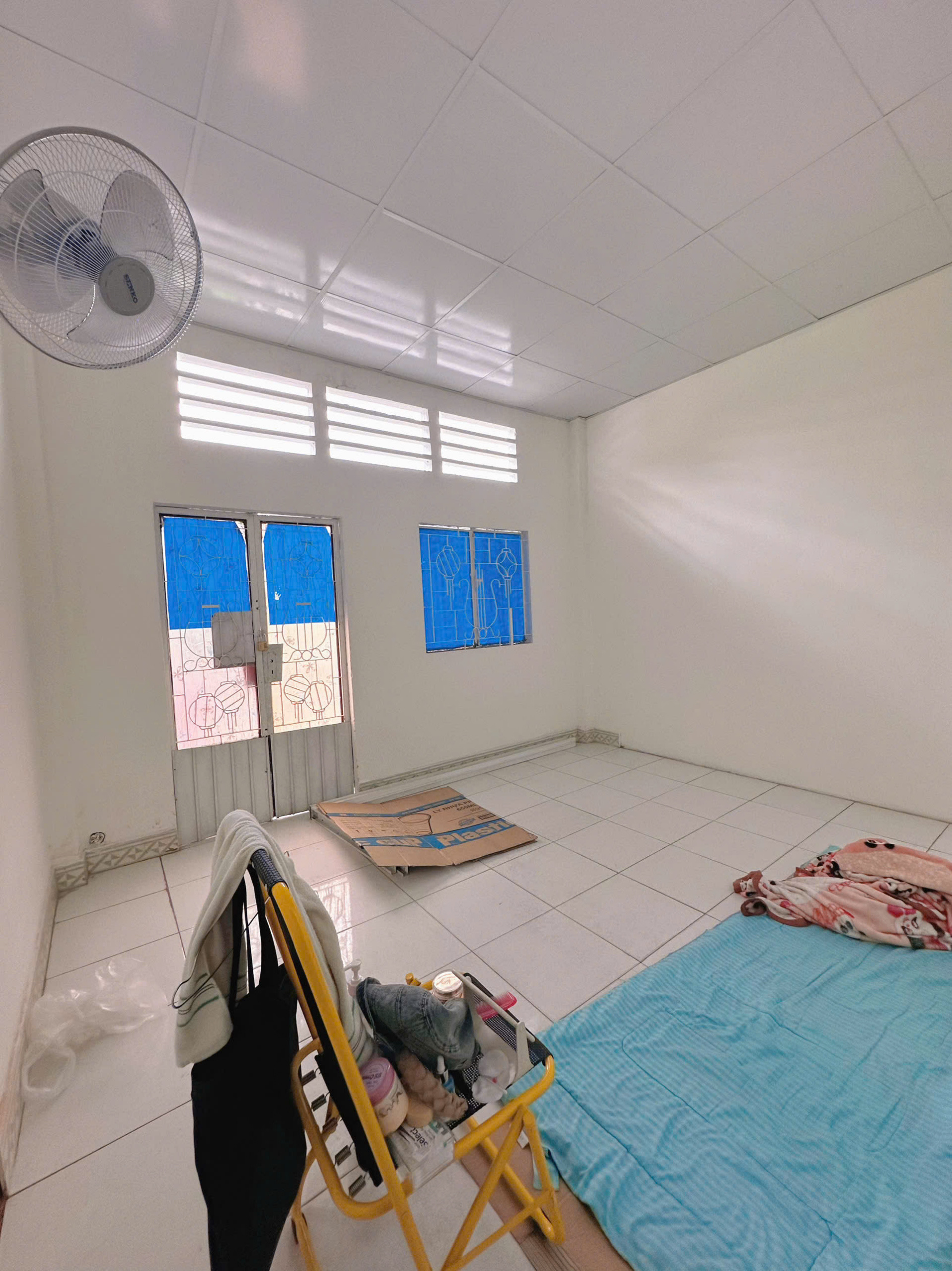 Mặt tiền Lê Khôi. Tân Phú  .  Dt 3.8 x 6,5m Nhà trệt lửng lầu.  Đường 10m..lề 3m.( vị trí đẹp,kinh doanh buôn bán) Đang cho thuê 10.5tr/t 