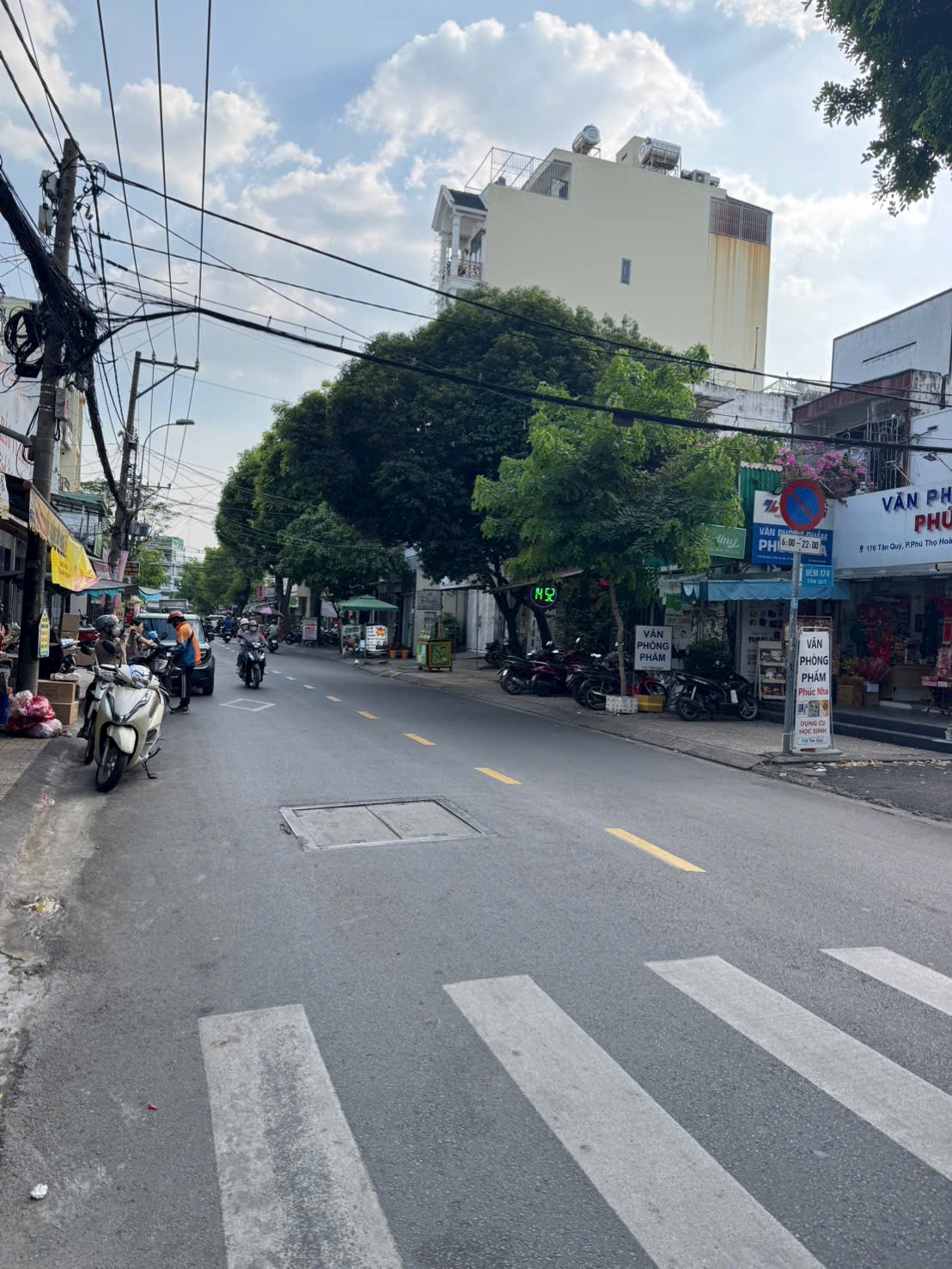 Bán Nhà mặt tiền Tân Quý 6x12m(72m2) Góc 2 Mặt Tiền Kinh Doanh đường Tân Quý Quận Tân Phú dt:6x12m 1 lầu đủ lộ giới đang cho thuê 31tr/tháng 