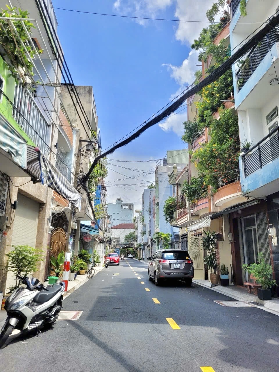 Bán Nhà hẻm Lũy Bán Bích 4 x 14.7m 1 lầu sân thượng, nhà đẹp