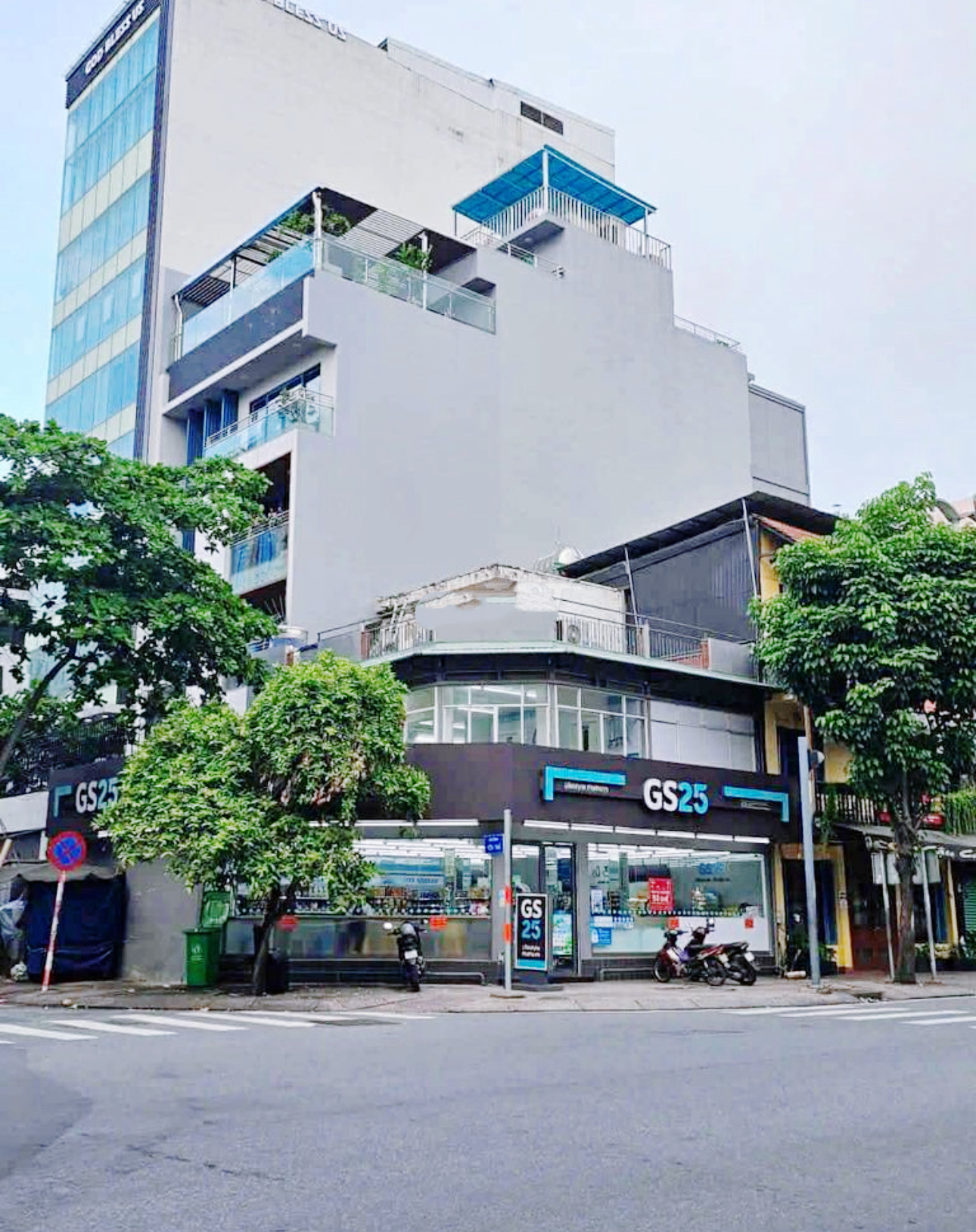 Bán Nhà mặt tiền  Hồng Hà 12 x 10m