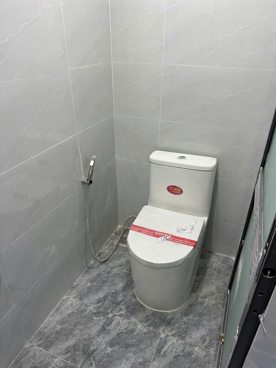 Nhà mới xây, thiết kế gọn gàng - hiện đại