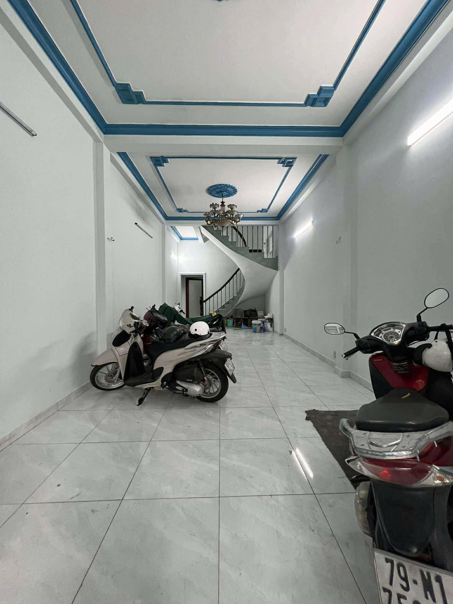 Bán Nhà mặt tiền Nguyễn Cửu Đàm 4x20( nở hậu 4,05)