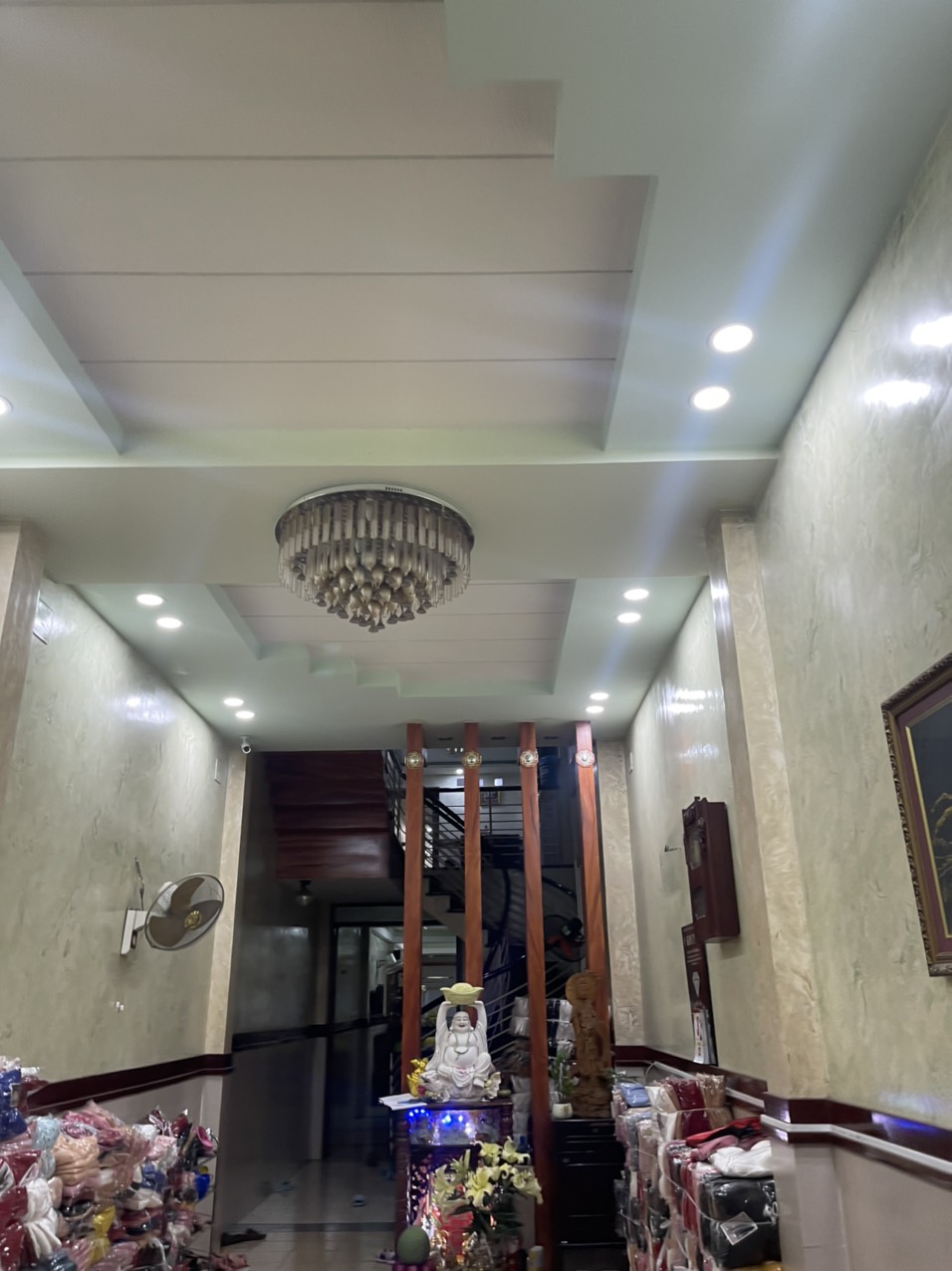 Bán Nhà hẻm  Lạc Long Quân 3.1x31.8 1 trệt 2 lầu sân thượng