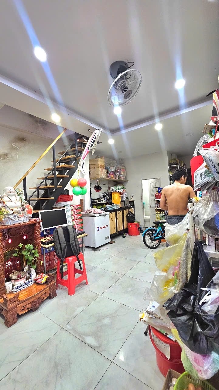 Nhà hẻm P. Bình Hưng Hòa (A cũ), Q. Bình Tân – giáp ranh Tân Phú  Mặt tiền 7m 