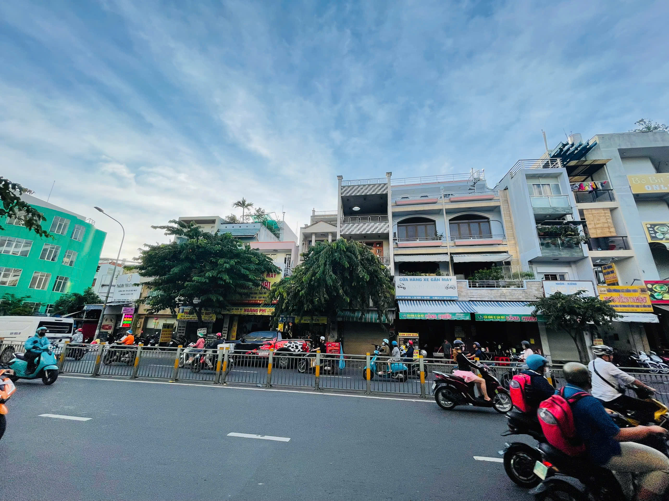 Cho thuê Nhà mặt tiền Lũy Bán Bích 4.2x22m 1 trệt 3 lầu st